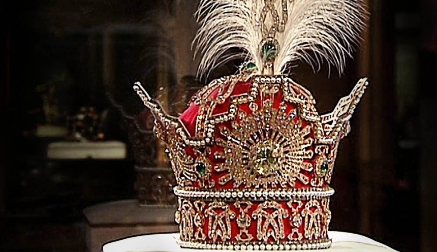 THE TREASURY OF NATIONAL JEWELS