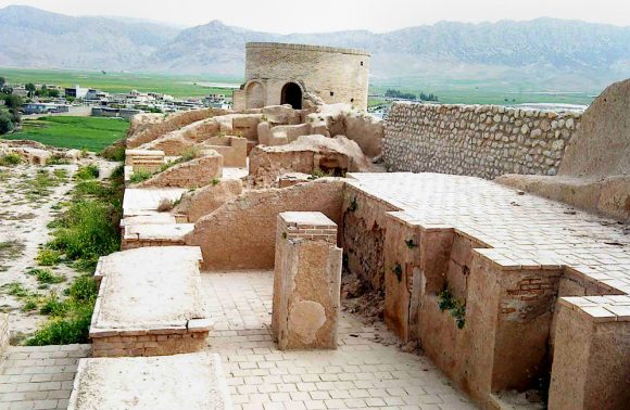 THE ANCIENT CITY OF HARIREH ON THE PARADISE ISLAND OF KISH